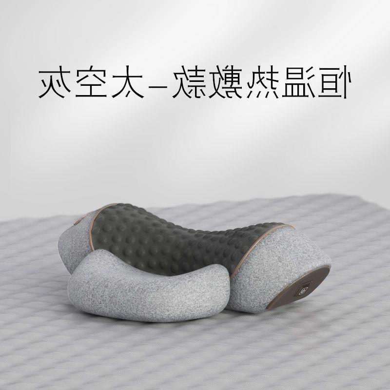 温熱・牽引・マッサージ機能付き 颈椎サポート枕|睡眠時の頸椎ケア・スパインアライメント・メーカー直販モデル “寝ている間に首を整える。” 頸椎を守りながら睡眠の質を高めるために設計された、 温熱 × 牽引 × マッサージ の多機能ネックケア枕です。 日々の首の負担をやわらげ、翌朝の軽さを実感できます。