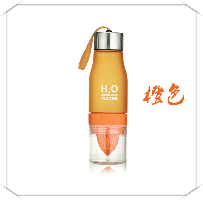 650ml フルーツインフューザーウォーターボトル ギフトにも最適！フルーツ入りドリンクを手軽に楽しめるスポーツボトル