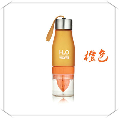 650ml フルーツインフューザーウォーターボトル ギフトにも最適！フルーツ入りドリンクを手軽に楽しめるスポーツボトル