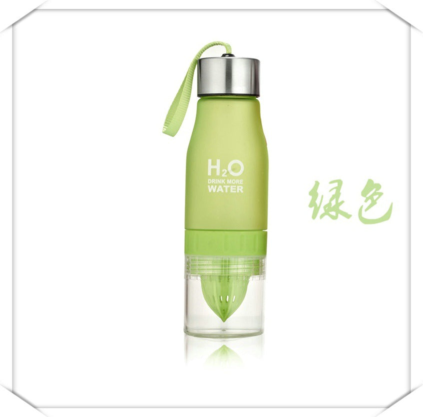 650ml フルーツインフューザーウォーターボトル ギフトにも最適！フルーツ入りドリンクを手軽に楽しめるスポーツボトル