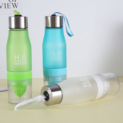 650ml フルーツインフューザーウォーターボトル ギフトにも最適！フルーツ入りドリンクを手軽に楽しめるスポーツボトル