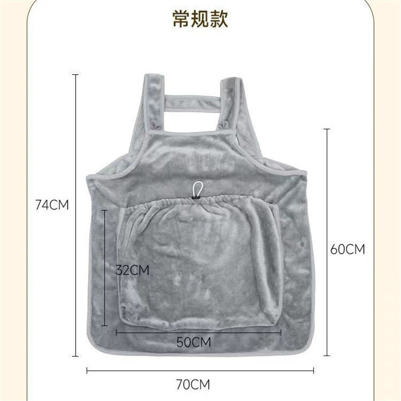 毛だらけにならずに、愛猫を思いきり抱きしめられるエプロン