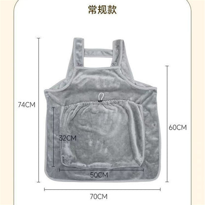 毛だらけにならずに、愛猫を思いきり抱きしめられるエプロン