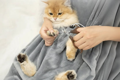 毛だらけにならずに、愛猫を思いきり抱きしめられるエプロン