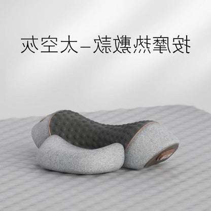 温熱・牽引・マッサージ機能付き 颈椎サポート枕｜睡眠時の頸椎ケア・スパインアライメント・メーカー直販モデル “寝ている間に首を整える。” 頸椎を守りながら睡眠の質を高めるために設計された、 温熱 × 牽引 × マッサージ の多機能ネックケア枕です。 日々の首の負担をやわらげ、翌朝の軽さを実感できます。