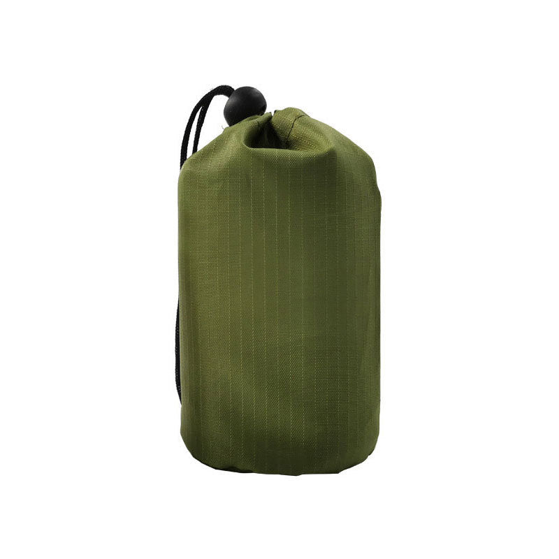 緊急用サバイバルブランケット 防寒・保温・断熱｜使い捨てタイプ｜災害・地震・キャンプ・救急用アルミブランケット 体温をしっかり守る、災害時の必需品。 軽量でコンパクトながら、高い保温・断熱効果を発揮する **緊急用サバイバルブランケット（エマージェンシーブランケット）**です。