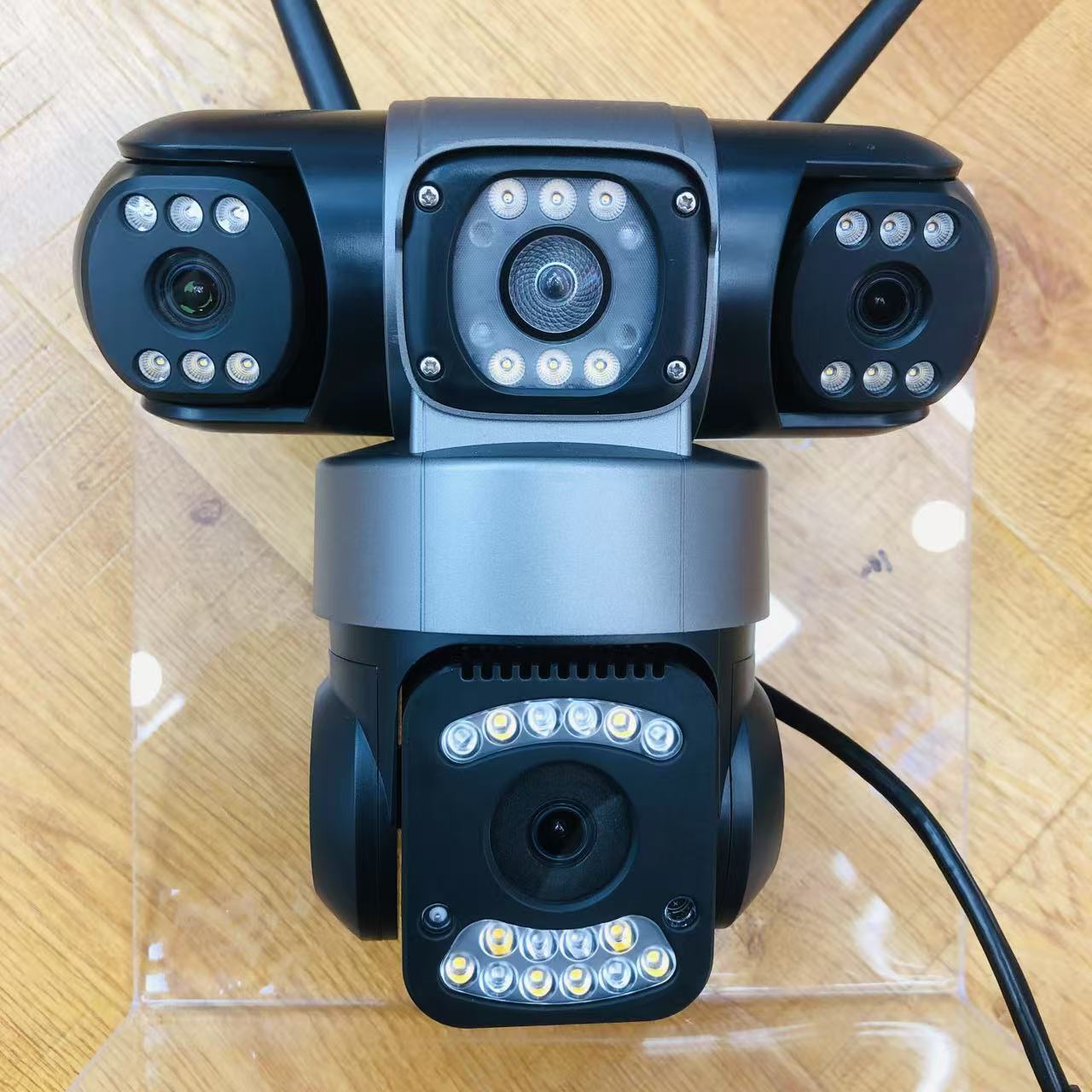 V380Pro トリプルレンズ防犯カメラ 600万画素・トリプルスクリーン表示｜Wi-Fi対応 ホームセキュリティカメラ 1台で“3方向”を同時監視。 高画質600万画素のトリプルレンズ搭載で、死角のないホームセキュリティを実現。 アプリ連動で外出先からでも家の様子を確認できる、次世代スマート防犯カメラです。