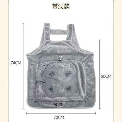 毛だらけにならずに、愛猫を思いきり抱きしめられるエプロン